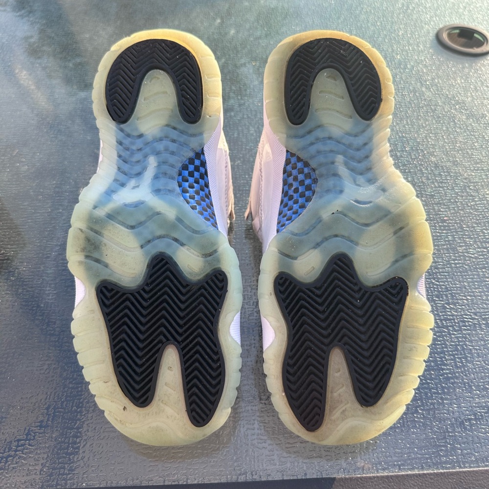 Jordan 11 low GS legend size 5 - Picture 5 of 6